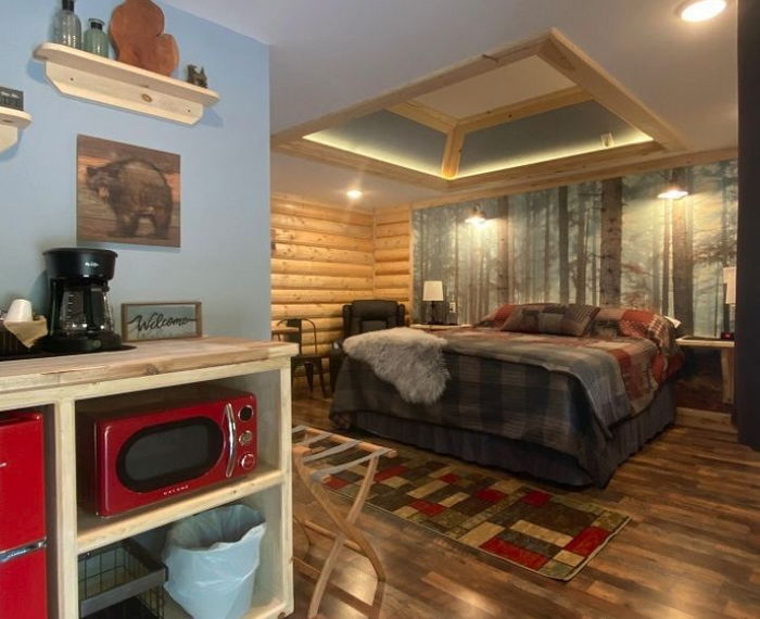 Moosewood Inn (Careys Motel & Cabins) - Web Listing (newer photo)